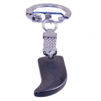 432012 - Брелок гематит  Клык