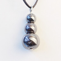 420061 - Подвеска пирамидка гематит